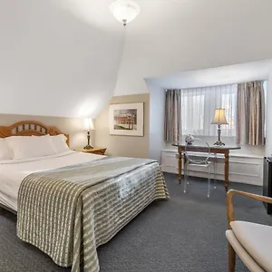 Manoir De La Tour Hotel